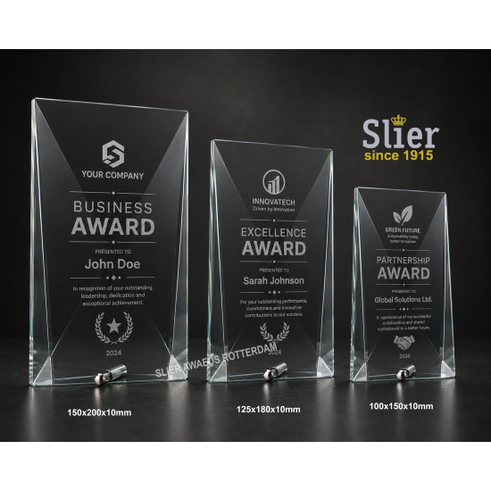 Glas award model Akosie award met lasergravure Slier sportprijzen Glas award model Akosie award met lasergravure Slier sportprijzen
